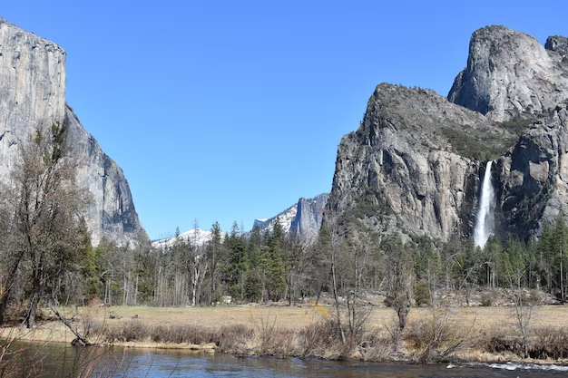 Rustic lodges in Yosemite National Park: Best Places to Stay