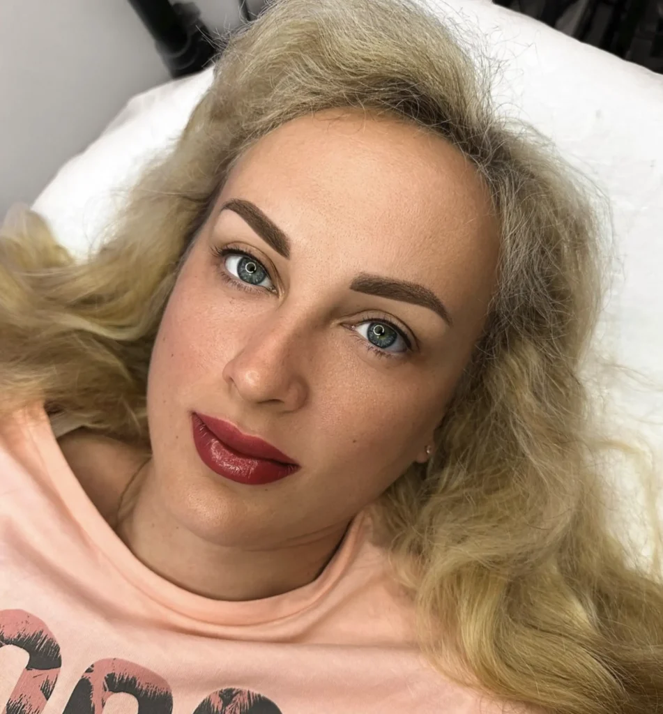 microblading eyebrow