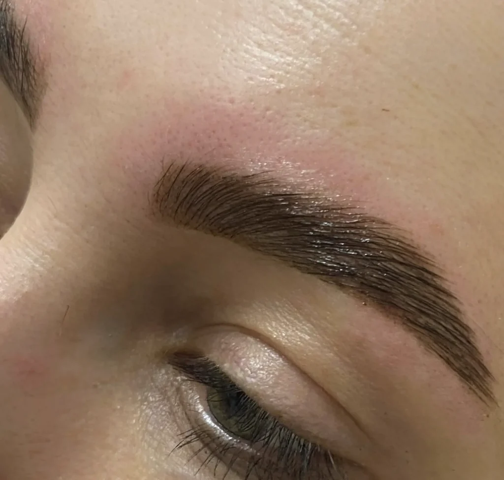 microblading eyebrows